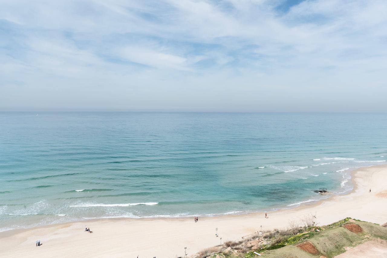 Beach Apartment- Breathtaking Views With Bomb Shelter Herzliya Ngoại thất bức ảnh